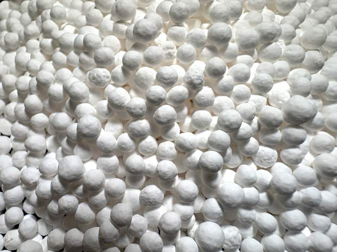 エアロナイト触媒担体